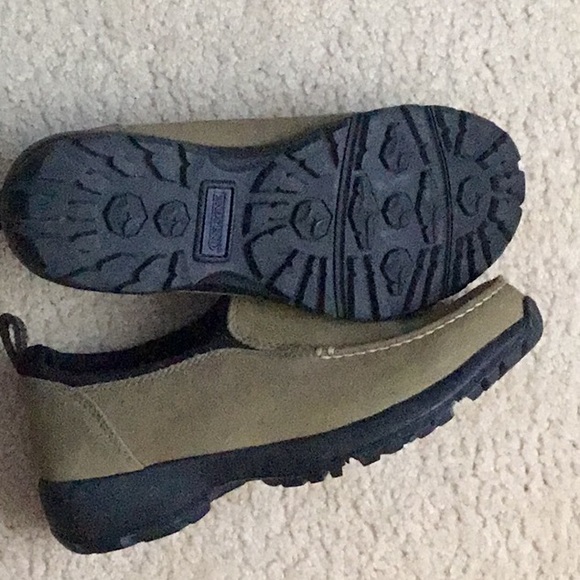 Land’s End Women’s All Weather Suede Slip on Moc - Picture 3 of 6